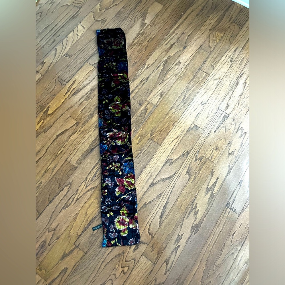 ECHO Velour multicolor double layer scarf preowned in excellent condition